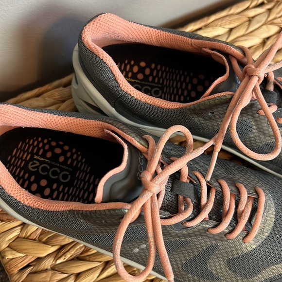 EUC Women’s Ecco Biom Sneakers 40 9 Fjuel Racer Cross-Trainer - Picture 3 of 6